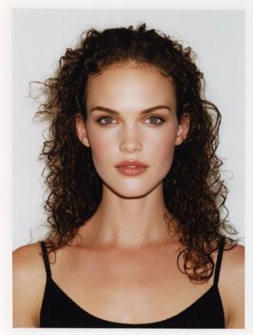 如何讓卷發更自然有彈性？精選三大造型神器