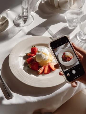 曬美食的好句子吃飯朋友圈文案