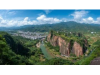 江西有很多值得游玩的地方，以下以南昌、九江廬山為線路，為你規劃三日游攻略