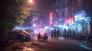 肥而不膩的皖北八大塊太饞人了一口咬下,是鄉愁也是狂歡