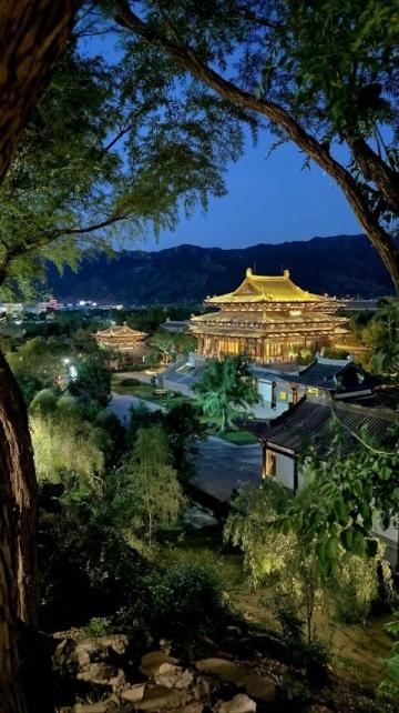 國(guó)慶東山行記：蘇峰山美景與頂山飯店美食推薦