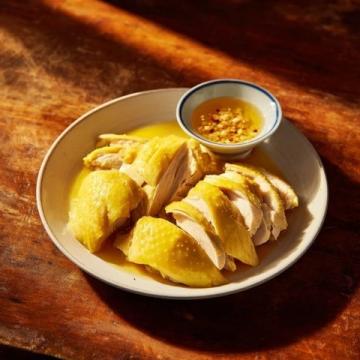 清遠雞:名揚四海的走地雞、麻雞、陽山雞,獨特的地理環境與養殖方法造就佳肴