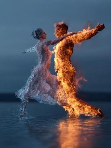 姐姐勇闖火海救妹,親情力量戰勝恐懼