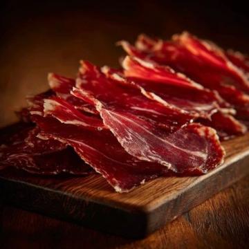 五款臘肉經典家常烹飪秘籍:從蒜苗炒到藜蒿新風味