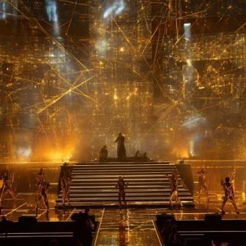 華晨宇在佛山舉辦了首場演唱會，在現場創造出了火星樂園的奇幻世界。