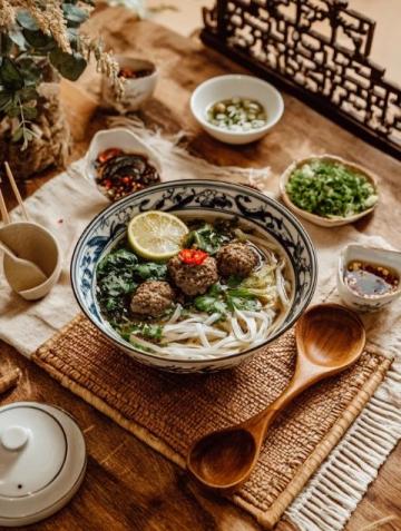 開一家有情懷的外賣小店:主打家鄉特色燜面與炒山野丸子