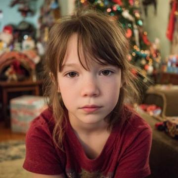 有女兒好幸福啊,女兒今年四年級,雖然成績不是很理想,有時候脾氣又犟,氣得人半死