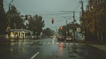 褪去了炎熱，天氣也漸漸涼爽，秋意漸濃，頭天晚上充滿電，趁著初秋的周末