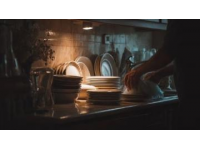 深夜廚房里的思念與守望：柴米油鹽中的愛情詩篇