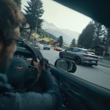 
嵐圖長(zhǎng)途駕駛體驗(yàn)：完美續(xù)航與智能駕駛挑戰(zhàn)之旅