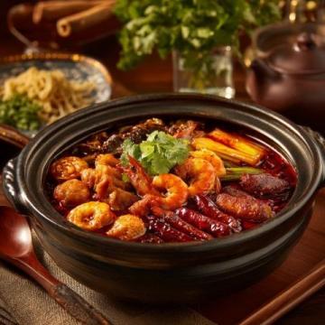 火把節特色美食:彝族傳統肉類佳肴與野生菌盛宴