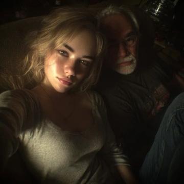 希望您能多陪伴女兒幾年