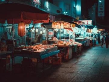 南京大悅城橋下隱藏美食攤:本地人私藏的深夜美味天堂