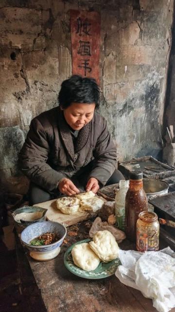 觀山湖區(qū)隱藏美食：宜賓燃面引熱議，貴陽食客擔(dān)心其倒閉求救
