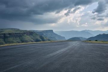 嵐圖長(zhǎng)途駕駛體驗(yàn):完美續(xù)航與智能駕駛挑戰(zhàn)之旅