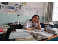 石家莊班主任神預測語文考題，考生激動不已慶賀老師智慧與奉獻