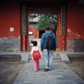 今天下午,館長爬八達嶺長城,到景區后被文創商店門口廣告語不吃,不吃是遺憾洗腦