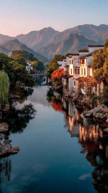 探索國家地理推薦的小城之旅:九大隱世之地,自然與文化的完美邂逅