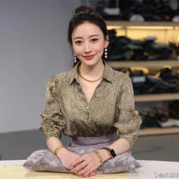 鵬鵬直播間淚目片段走紅網(wǎng)絡(luò),山河閱節(jié)目創(chuàng)新引熱議