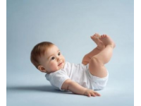 新手爸媽必讀：嬰幼兒正確姿勢與安全護理全攻略