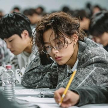 高考狀元反思:高中數(shù)學其實并不難,我也能輕松拿130+