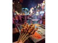 很久以前燒烤被稱為是仙界美味美食下凡來到人間，很久以前只是家串店讓我們在人間便