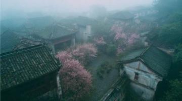 被996逼瘋?這座小城用豆腐包和晨霧,把我從焦慮里撈了出來!