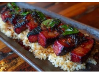 外酥里嫩的鍋包肉，酸甜可口的東北經(jīng)典菜肴試試看