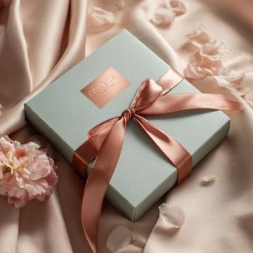 揭秘尤金妮公主收到的甜蜜情人節禮物！緊隨凱特梅根步伐，嫁入王室生活幸福美滿