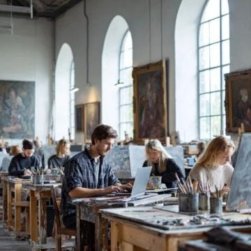 藝術(shù)生如何高效備考文化課：精準(zhǔn)篩選核心考點(diǎn)與定期訓(xùn)練