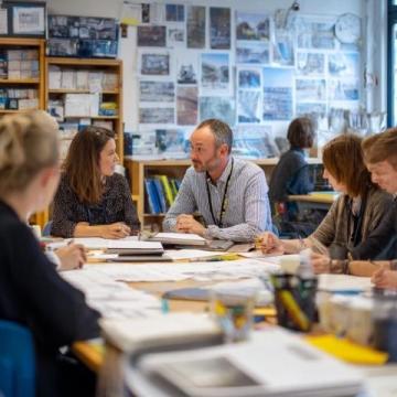 藝術生如何提升地理成績：夯實基礎，構建知識體系