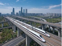 高鐵通票，免費停車難得的曹洼服務區