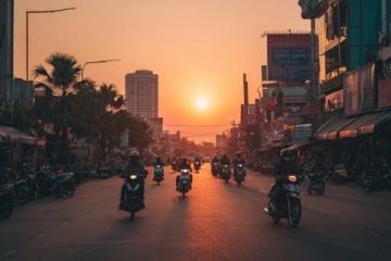 金邊街頭盛況：中柬文化盛宴精彩紛呈