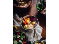 當然，以下是關于今日三餐的養生之道建議，幫助你保持健康、均衡的飲食習慣